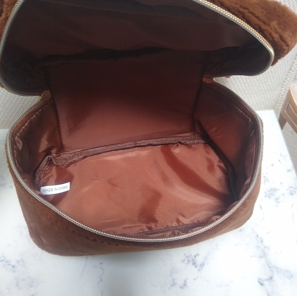 Ulta Brown Faux Fur Toiletry Cosmetic Makeup Vanity Case - Picture 8 of 10